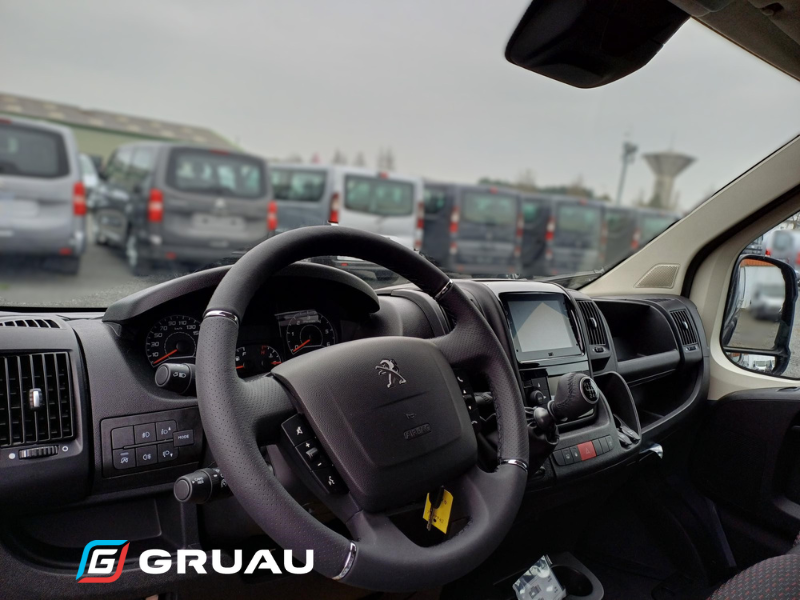 BOXER FOURGON TOLE L1 H1 3.3T 140 BLUE HDI S&S BVM6 (10)