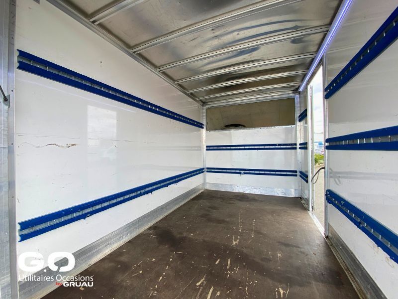 Caisse Renault Master avec hayon (21)