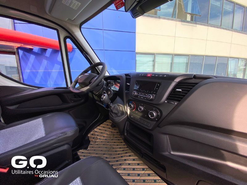 Camion benne Iveco Daily 3.5t Gruau Kerock (17)
