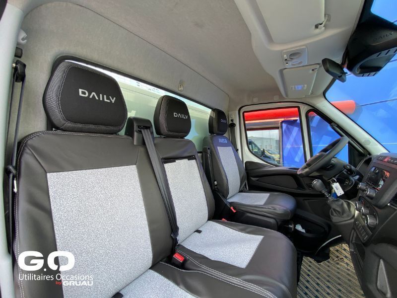 Camion benne Iveco Daily 3.5t Gruau Kerock (21)
