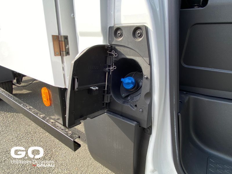 Camion benne Iveco Daily 3.5t Gruau Kerock (29)