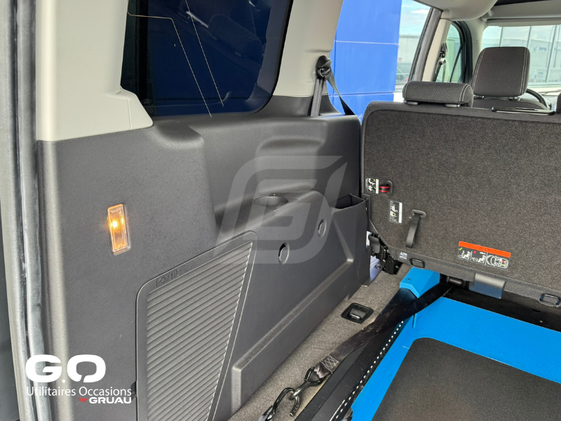 Ford Grand Tourneo Connect TPMR - Véhicule TPMR occasion voiture handicapé  (18)