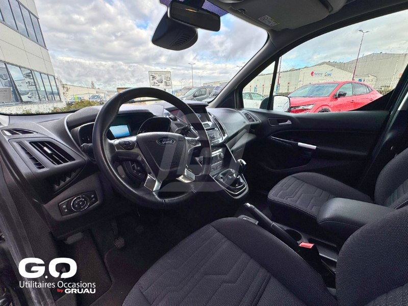 Ford Grand Tourneo Connect TPMR - Véhicule TPMR occasion voiture handicapé  (24)