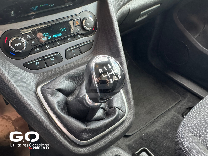 Ford Grand Tourneo Connect TPMR - Véhicule TPMR occasion voiture handicapé  (32)