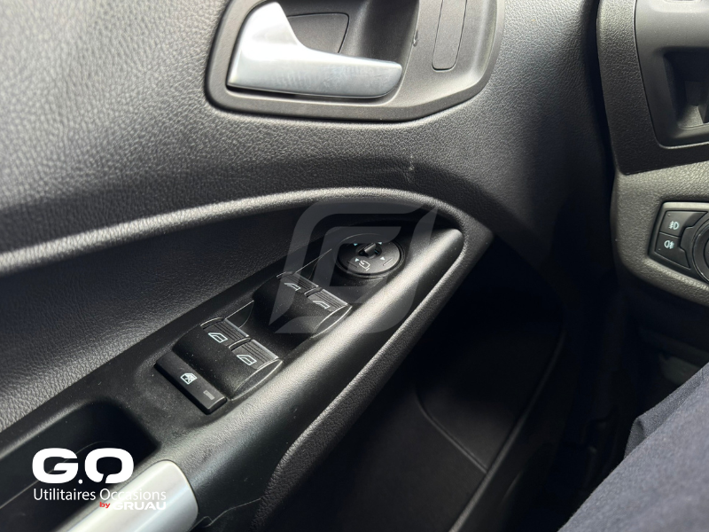 Ford Grand Tourneo Connect TPMR - Véhicule TPMR occasion voiture handicapé  (33)