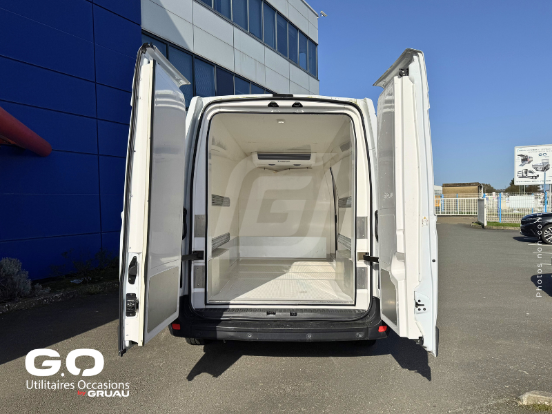 Fourgon frigo occasion Nissan Interstar Gruau Occasions (15)