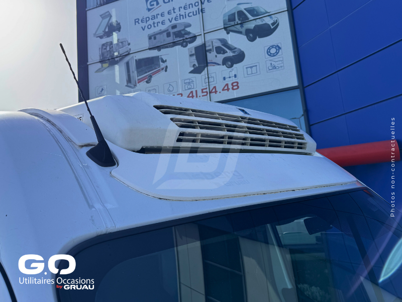 Fourgon frigo occasion Nissan Interstar Gruau Occasions (9)