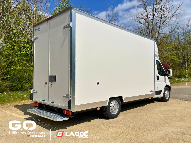 Fourgon Grand volume 20m³ occasion - Camion caisse 20m³ (2)