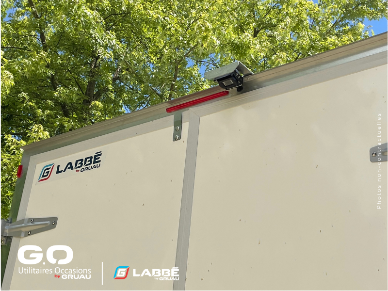 Fourgon Grand volume 20m³ occasion - Camion caisse 20m³ (3)