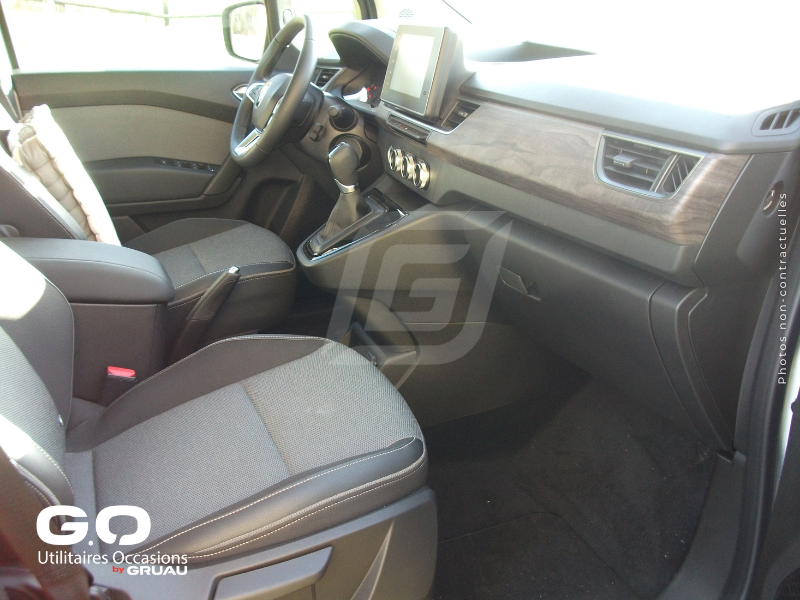 Kangoo TPMR Occasion 1 fauteuil - véhicule tpmr individuel (11)