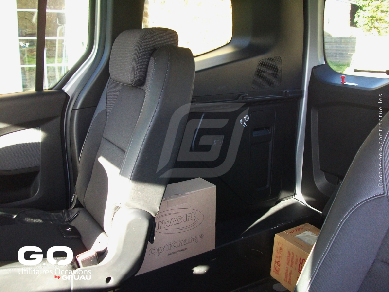 Kangoo TPMR Occasion 1 fauteuil - véhicule tpmr individuel (12)