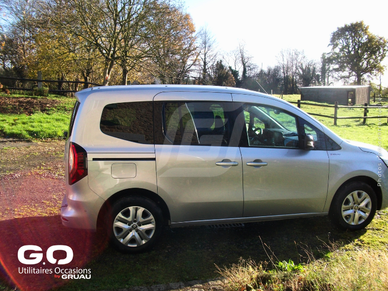 Kangoo TPMR Occasion 1 fauteuil - véhicule tpmr individuel (2)