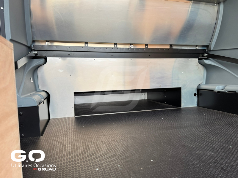 Nissan Interstar Cabine approfondie 7 places Gruau - Utilitaire 7 personnes  (18)