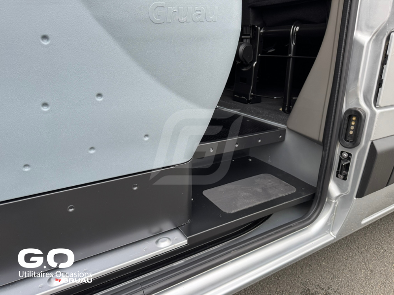 Nissan Interstar Cabine approfondie 7 places Gruau - Utilitaire 7 personnes  (9)