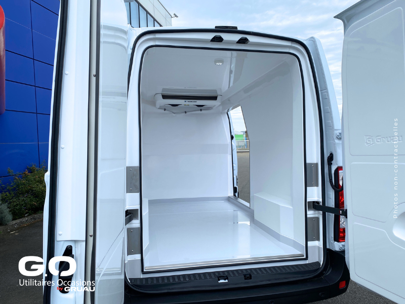 Nissan Interstar Isotherme frigorifique - Camion frigo occasion Gruau (9)