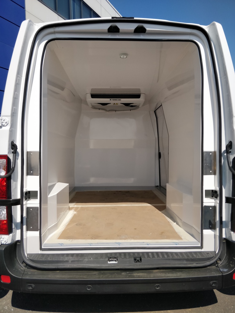 NISSAN NV 400 5