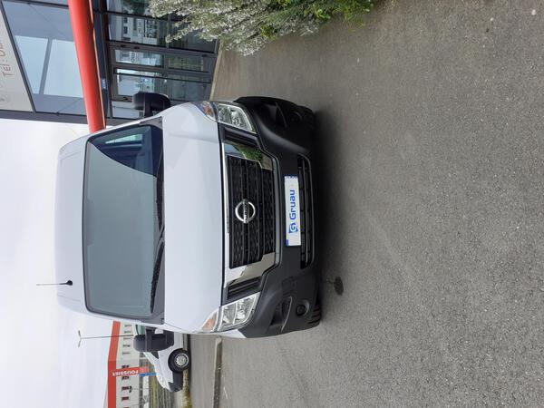 Nouveau Nissan NV400 2
