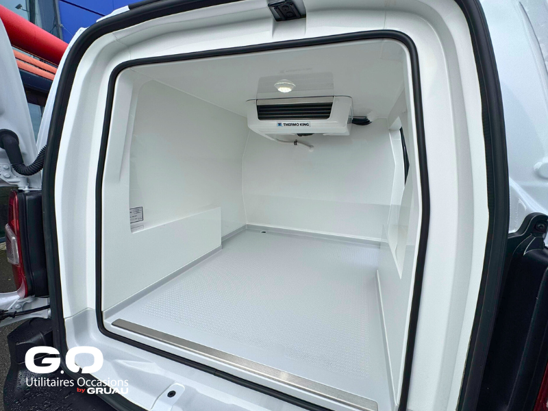 Peugeot Partner frigorifique - Fourgon frigo occasion Gruau (13)