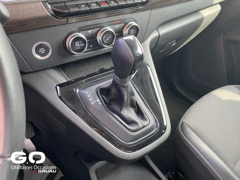 Renault Kangoo TPMR 5places Renault Group 1 fauteuil roulant (21)