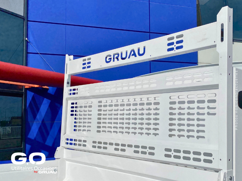 Renault Master benne acier Gruau disponible (7)