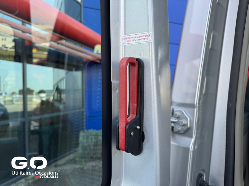 Renault Master - Véhicule TPMR Occasion 3 fauteuils (15)