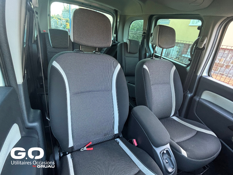 Renault Master - Véhicule TPMR Occasion 3 fauteuils (2)