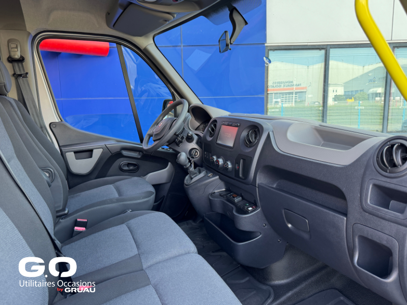 Renault Master - Véhicule TPMR Occasion 3 fauteuils (33)