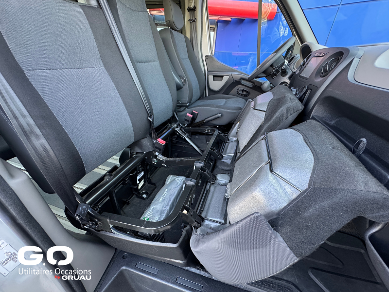 Renault Master - Véhicule TPMR Occasion 3 fauteuils (36)