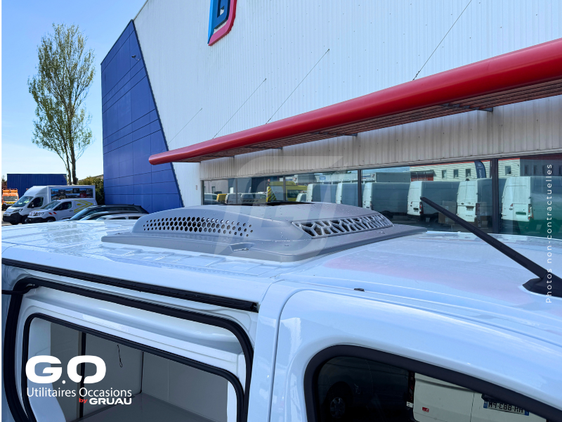 Véhicule frigorifique disponible maintenant - Nissan Primastar isotherme frigorifique occasion Gruau (10)