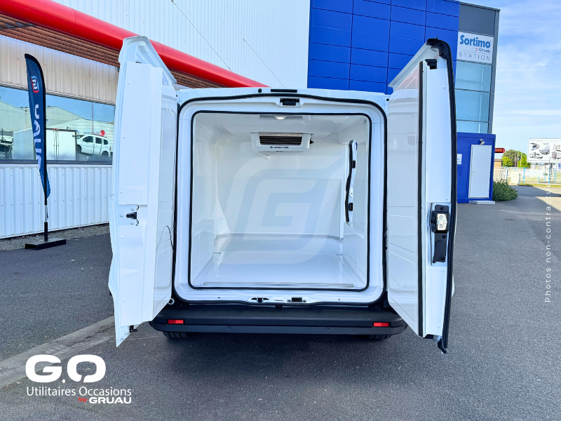 Véhicule frigorifique disponible maintenant - Nissan Primastar isotherme frigorifique occasion Gruau (15)
