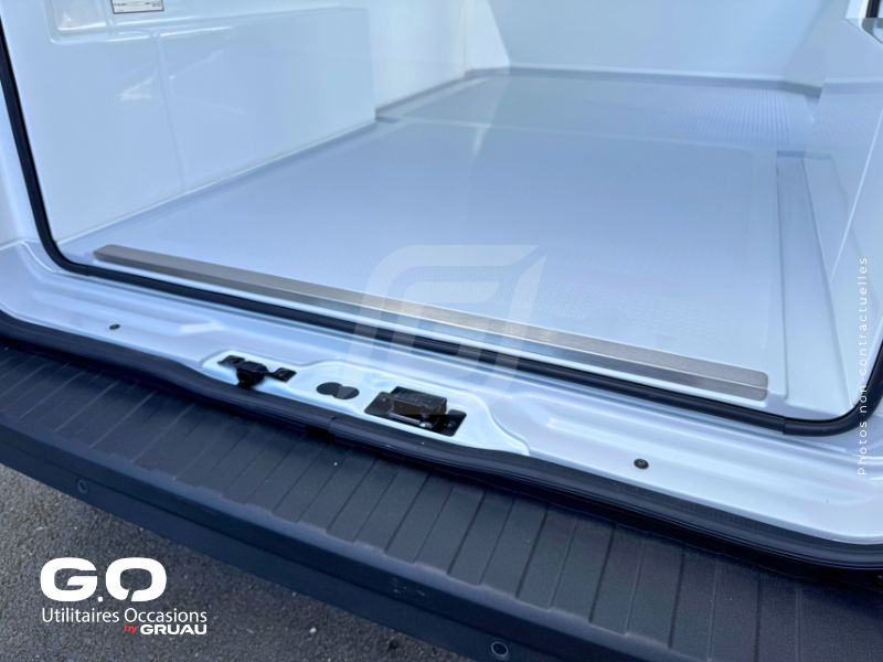 Véhicule frigorifique disponible maintenant - Nissan Primastar isotherme frigorifique occasion Gruau (18)
