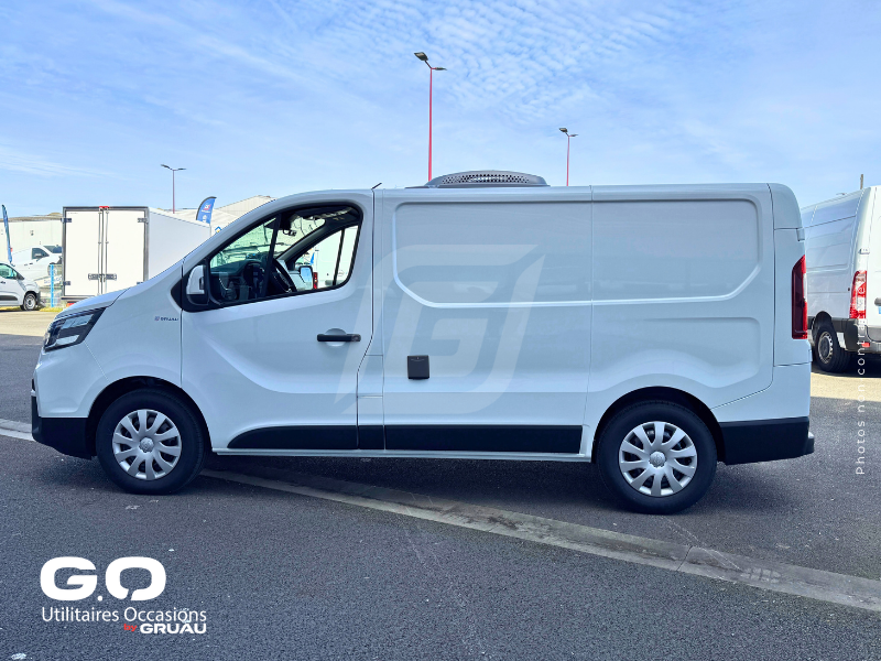 Véhicule frigorifique disponible maintenant - Nissan Primastar isotherme frigorifique occasion Gruau (24)