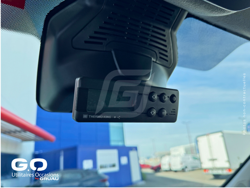 Véhicule frigorifique disponible maintenant - Nissan Primastar isotherme frigorifique occasion Gruau (35)