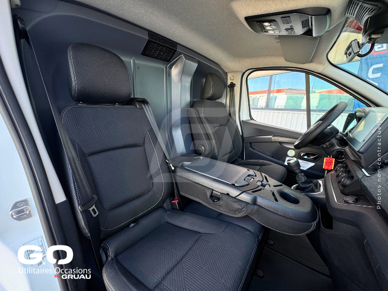 Véhicule frigorifique disponible maintenant - Nissan Primastar isotherme frigorifique occasion Gruau (38)