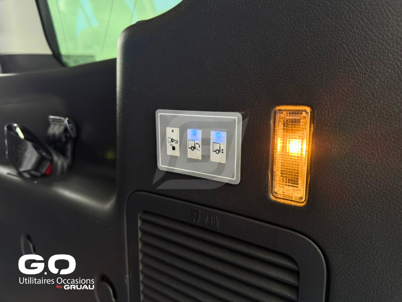 Véhicule TPMR Occasion - Ford Grand Tourneo Connect TPMR 1 fauteuil (25)